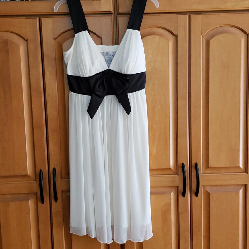 Women's cream colored dress